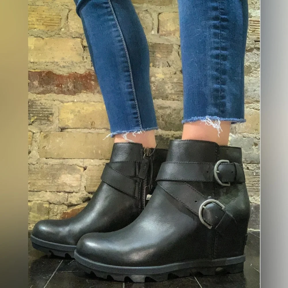 Sorel Women s Joan of Arctic Wedge II Buckle Boots
Rain - Waterproof Black Sz 9 - Picture 1 of 9